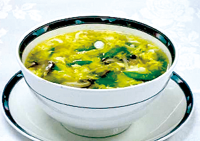 フーロー豆のふわふわ卵スープの写真
