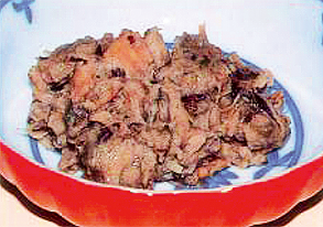 ドゥルワカシー(田芋と芋茎の煮物)の写真