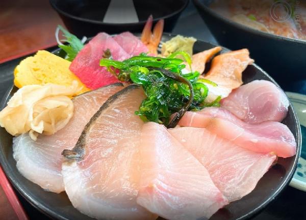 海産物食堂　琉球　宜野湾店の写真2